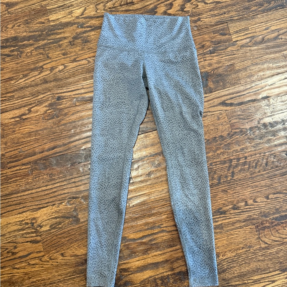 Lululemon - Picture 5 of 5
